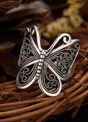 Кольцо в форме бабочки
