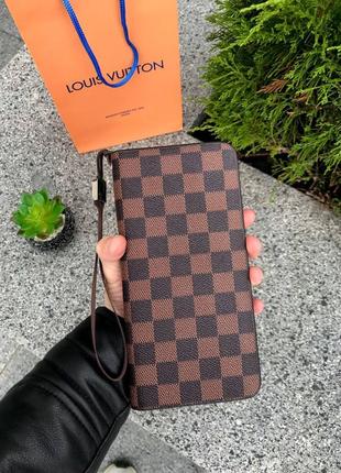 Клатч Louis Vuitton