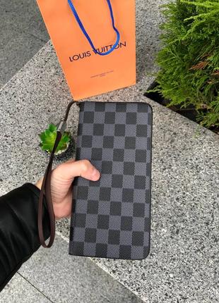 Клатч Louis Vuitton