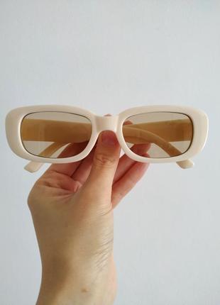 Уценка. тренд новые бежевые очки солнцезащитные светлые узкие ...