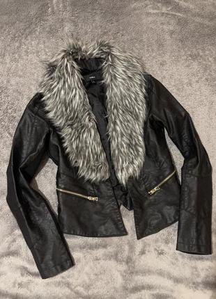 Чёрная кожаная куртка с мехом пиджак женский