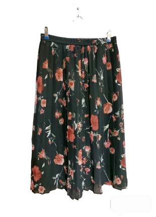 Красивая юбка в складку с цветочным принтом berkertex