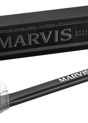 Зубная щетка Marvis средней жесткости Черная 1 шт.