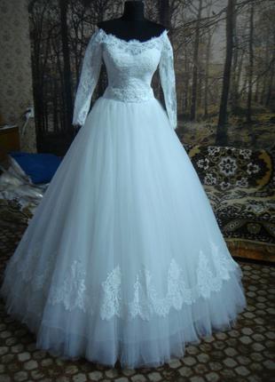 Свадебное платье на стройную невесту.