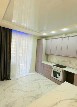 Продам 3-кімнатну квартиру в новому будинку на Таїрова!