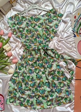 Легкое летнее платье из натуральной ткани с поясом в цветочный...