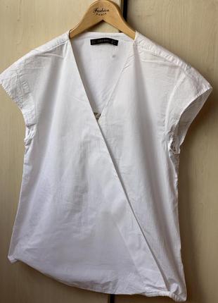 Блуза в белом цвете на запах с красивой спинкой от zara