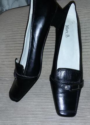 Нові шкіряні туфлі mary b.by tops, розмір 39 (26см)