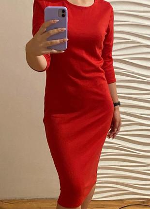 Классическое красное платье