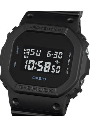 Водонепроницаемые часы Casio G-Shock DW-5600BB-1ER с полимерны...