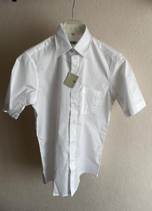 Рубашка белая с короткими рукавами новая