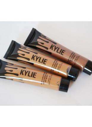 Тональний крем Kylie An All — In One Cream For Perfect Looking...