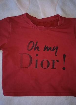 Красная короткая футболка "oh my dior!"