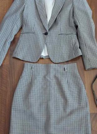 Женский костюм h&amp;m с юбкой и пиджаком, размер 38, цена 850...