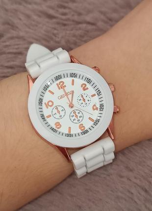 Стильний білий наручний годинник, жіночий годинник, силіконови...