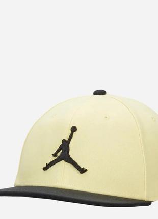 Кепка Nike JORDAN PRO JUMPMAN SNAPBACK бежевый, черный Уни MIS...