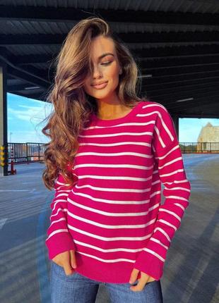 Теплый полосатый свитер в стиле оверсайз, малина