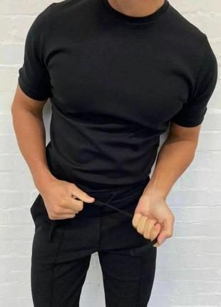 Мужской костюм футболка + штаны на манжете черный