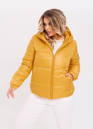 Короткая женская куртка из плащевки желтого цвета р.56/58 377431