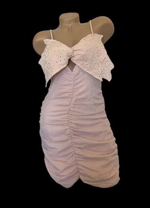Платье мини нежно розовое с бантом, драпировка