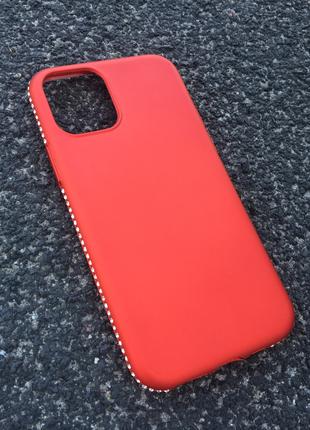 Красный мягкий чехол с камнями Сваровски для iPhone 11
