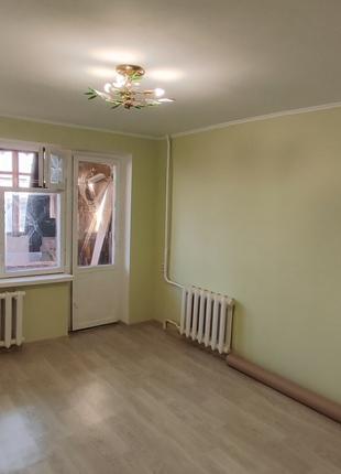 Продам  1 комнатную квартиру Тополь-2