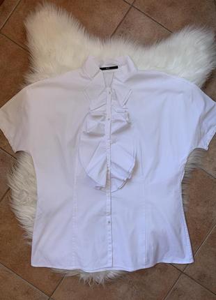 Классическая белая блуза с рюшей / жабо от hugo boss оригинал