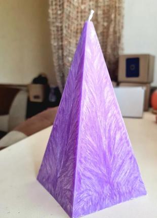 Свіча піраміда фіолетова