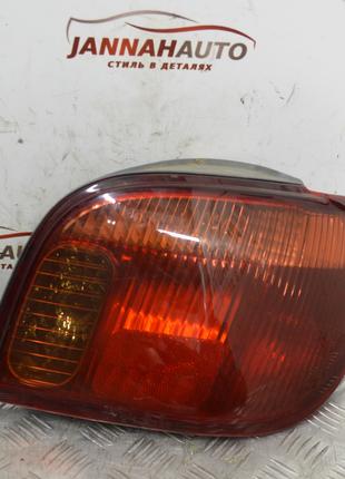 Ліхтар задній правий Toyota Yaris P10 1995-2005 хетчбек Фара с...