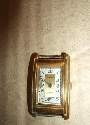 Продам наручний жіночий годинник Заря під ремонт