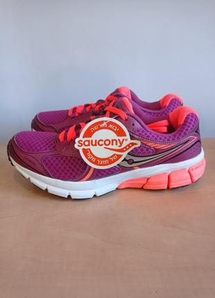 Кросівки фірми saucony.