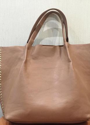 Крутая вместительная сумка －шоппер нюдового цвета