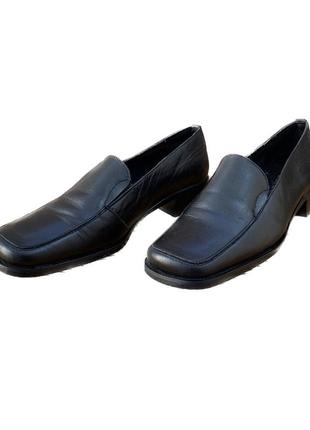 Натуральные кожаные туфли с квадратным носком (лоферы)