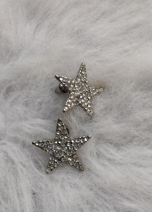 Серебряные обьемные блестящие сережки серьги звезды с камнями ...