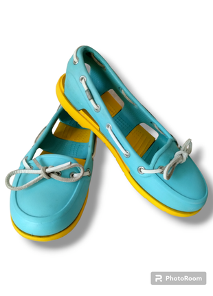 Фирменные кроксы мокасины. crocs beach boot blue yellow