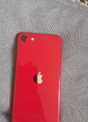 Айфон 8 червоний