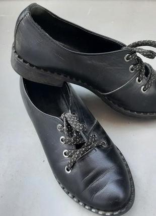 Кожаные туфли для девочки (37 размер)