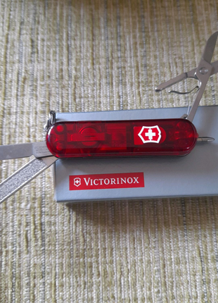 VICTORINOX. Складальний ніж.
