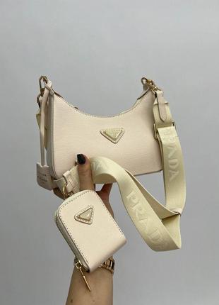 Модная женская сумка prada re-edition 2005 cream saffiano leat...