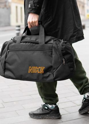 Мужская спортивная сумка nike черная тканевая для фитнеса и тр...