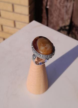 Каблочное кольцо с натуральным агатом
