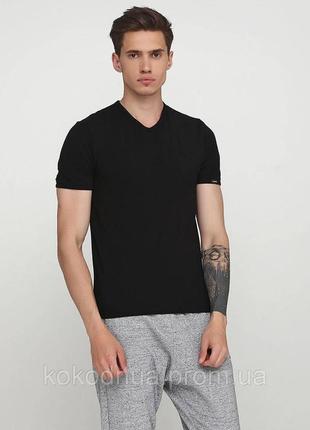 Calvin klein мужская черная футболка