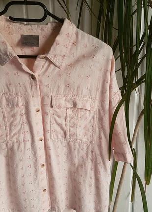 Рубашка нежно розовая из вышитой ткани