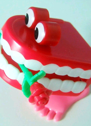 Іграшка зуби