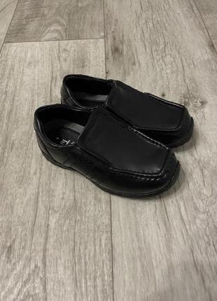 Новые кожаные туфли на мальчика, фирма tu, размер 25-26-27