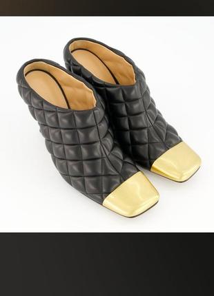 Bottega veneta

черные кожаные туфли на каблуке со стеганой от...