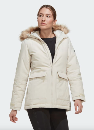 Демисезонная женская куртка adidas utilitas hooded parka hg871...