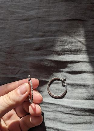 Серебряные серьги кольца с камушками