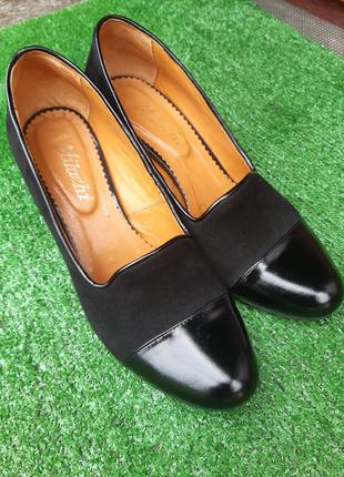 Женские туфли черные на каблуке Б/У 39 размер - по стельке 25с...