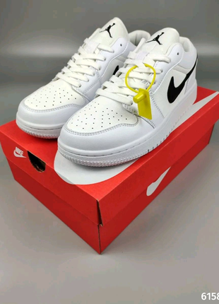 Nike Air Jordan 1 Low White
University